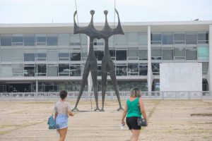 Praça dos Três Poderes terá esquema de segurança reforçado durante a próxima semana