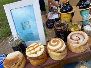 Feira da Praça 13 no Lago Sul tem opções deliciosas e saudáveis para abastecer toda a família