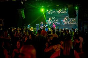 Fora do Eixo anima o fim de semana ao ritmo de pagode, sertanejo e funk