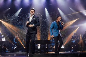 Mauricio Manieri e Jon Secada se apresentam em Brasília nesta quinta-feira com a nova turnê “Romantic Classics”