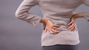 Hérnia de disco lidera causa de afastamento do trabalho no Brasil