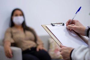 Violência doméstica: Clínica do UNICEPLAC oferece atendimento psicológico gratuito