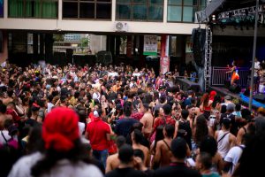 Bloco Pega Ninguém anima a terça-feira de carnaval com diversão e interação