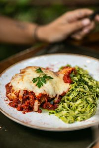 Grano & Oliva Pizzeria amplia menu com pratos clássicos da gastronomia italiana