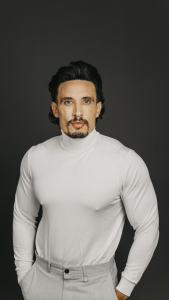Cabelereiro brasiliense, Bruno Oliver é nomeado o novo embaixador da L’Oréal Professionnel Paris