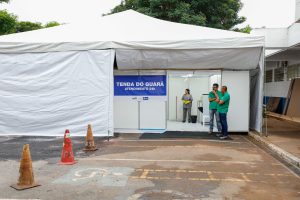 Tenda de acolhimento 24 horas a pacientes com dengue é inaugurada no Guará