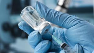 Vacinação contra dengue volta a focar público de 10 a 14 anos
