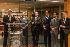Ministro Gilmar Mendes discursa em lançamento de livro sobre improbidade administrativa na biblioteca do STF