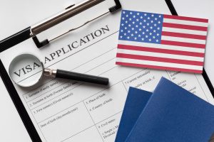 Oportunidades de Green Card atraem cada vez mais profissionais brasileiros qualificados