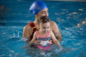Natação para Bebês: conexão mãe e filho