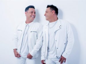 Vavá e Márcio do Karametade fazem show em Águas Claras