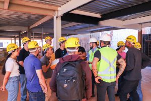 Lotus abre canteiro de obra para visitas técnicas de alunos da UDF