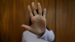 Comércios do DF se engajam na campanha de proteção às mulheres ‘Por Todas Elas’