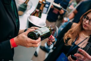Wine Day 2024 tem 4 horas de degustação livre com 100 rótulos de vinhos nacionais e internacionais