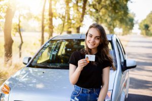 Vai viajar para fora? Veja o que fazer para poder dirigir no exterior