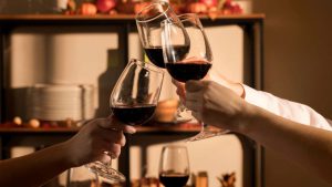 É nesta sexta: The Wine Party, uma noite inesquecível com muito vinho e música ao vivo