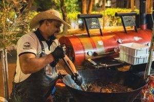Comidas típicas e apresentações de quadrilhas são destaques do Arraiá Boechat neste fim de semana