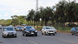 Prazo para licenciar veículos com placas final 9 e 0 termina no dia 31 de dezembro
