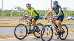 Vai de bike? Confira dicas para andar e para transportar a bicicleta com segurança