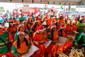 Coral dos Garis leva clima de Natal a shopping da Asa Sul