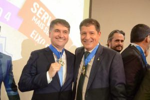 Presidente do Sindivarejista recebe comenda do GDF