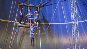 Oficinas gratuitas, exposição de quadrinhos, circo e capoeira agitam a programação do fim de semana