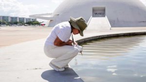 Vigilância Ambiental em Saúde realiza ação contra a dengue no Plano Piloto