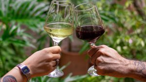 Ernesto Cafés terá dose dupla de drinks e vinhos até o fim de janeiro