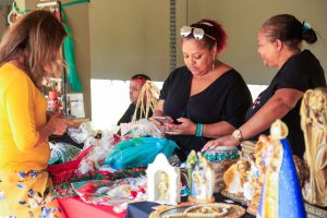 Produtoras e artesãs rurais realizam feira no Anexo do Palácio do Buriti