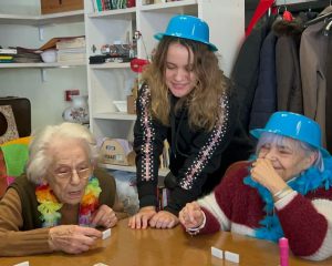Aluna da escola Maple Bear desenvolve jogos que podem ajudar idosos com demência e Doença de Alzheimer