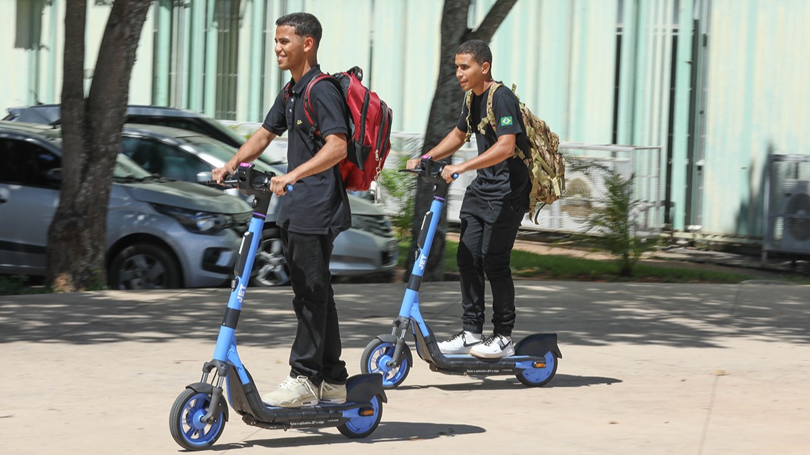 Patinetes elétricas compartilhadas são sucesso no DF; veja como circular de  forma segura - Portal Lago Sul