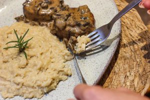 Yolo Motel: Gastronomia sofisticada e memorável