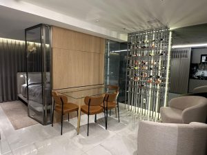 Arquiteto propõe design exclusivo e cria espaços sofisticados que refletem a identidade e o estilo de vida dos clientes