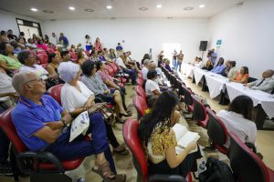 Tecnologia sem barreiras: Curso capacita idosos no mundo digital