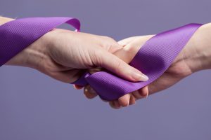 Fevereiro Roxo: Conscientização sobre Lúpus, Fibromialgia e Alzheimer
