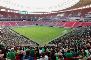 Ruas do Distrito Federal começam a ser enfeitadas para a Copa do Mundo de 2026