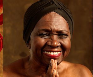 Caixa Cultural Brasília apresenta Áurea Martins, com o show Senhora das Folhas