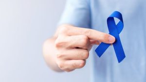 Março Azul alerta para o câncer de intestino e reforça a importância da prevenção