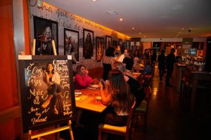 Restaurante Rio Bistrô recebe a exposição “Por inteiro: Além do olhar” da fotógrafa brasiliense Márcia Couto