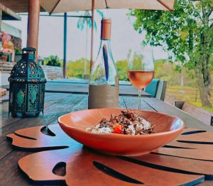 Somms Wine Bar promove coquetel com novos rótulos de vinho