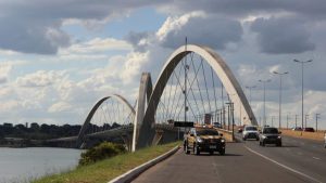 Trânsito na Ponte JK será alterado na madrugada desta quinta (27) para gravação de filme