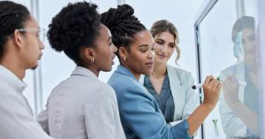 Mulheres são maioria no serviço público do DF e ocupam cargos estratégicos