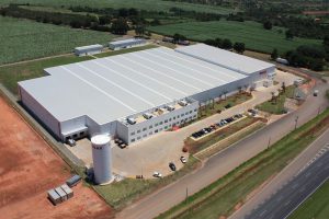 Simmons inaugura primeira loja conceito em Brasília com liderança de Antônio Júnior