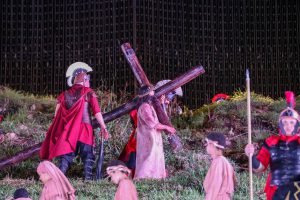 Via Sacra do Morro da Capelinha, em Planaltina, emociona milhares de fiéis