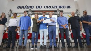 RenovaDF forma mais 1,1 mil alunos e chega à marca de um equipamento público recuperado por dia em 2025