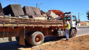 Mutirão de limpeza recolhe quase 2 mil toneladas de entulho em três regiões do DF