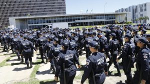 GDF reforça pedido de reajuste dos policiais e envia estudo de impacto ao governo federal
