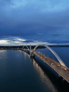 Servidor vence a quarta edição do Brasília em Foto com imagem da Ponte JK