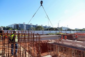 Governo inicia içamento de vigas que sustentarão viaduto da Epig