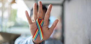 Dia Internacional contra a Homofobia, Transfobia e Bifobia (17/05) reforça urgência por ambientes de trabalho inclusivos